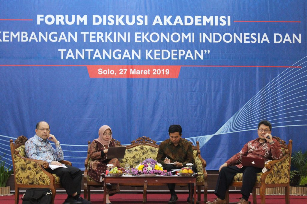 Gargle pop Mysterious Academic Discussion Forum: Highlight on the Latest Development in Indonesia  | Fakultas Ekonomi dan Bisnis Universitas Sebelas Maret
