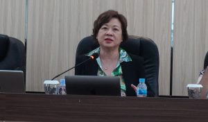Prof. Caroline Chan in FEB UNS Visiting Lecture