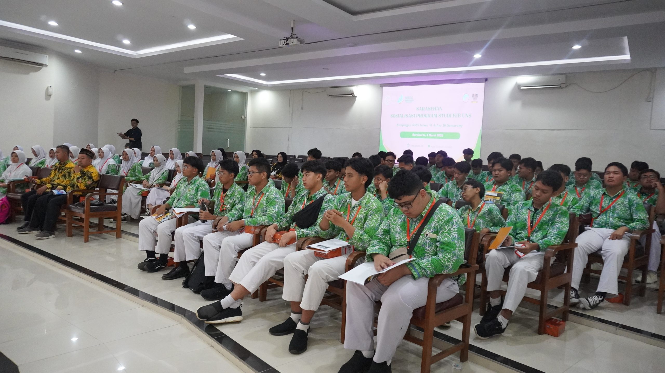 FEB UNS Menerima Kunjungan SMA Islam Al-Azhar 16 Semarang
