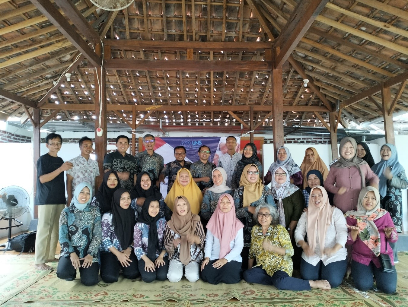Grup Riset Applied Microeconomics FEB UNS Adakan Pelatihan Perencanaan dan Literasi Keuangan untuk UMKM Batik Tradisional di Kalikotes Kabupaten Klaten
