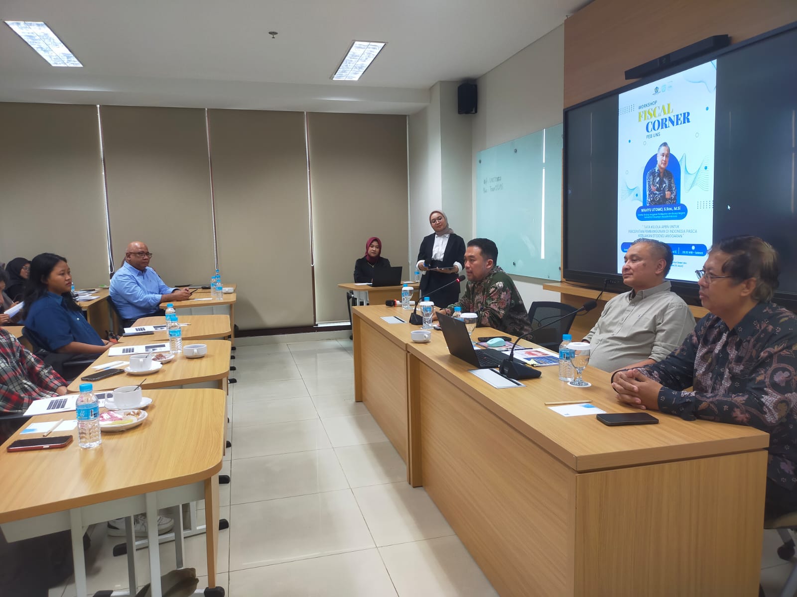 Fiscal Corner FEB UNS Organizes Workshop on State Budget Governance for Accelerating Development in Indonesia Post-Budget Efficiency Policies