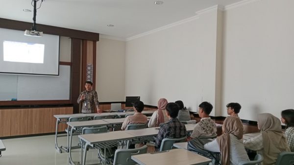 Kuliah Praktisi Prodi Ekonomi Pembangunan: Kupas Tuntas Makroprudensial dan Bauran Kebijakan Bank Indonesia