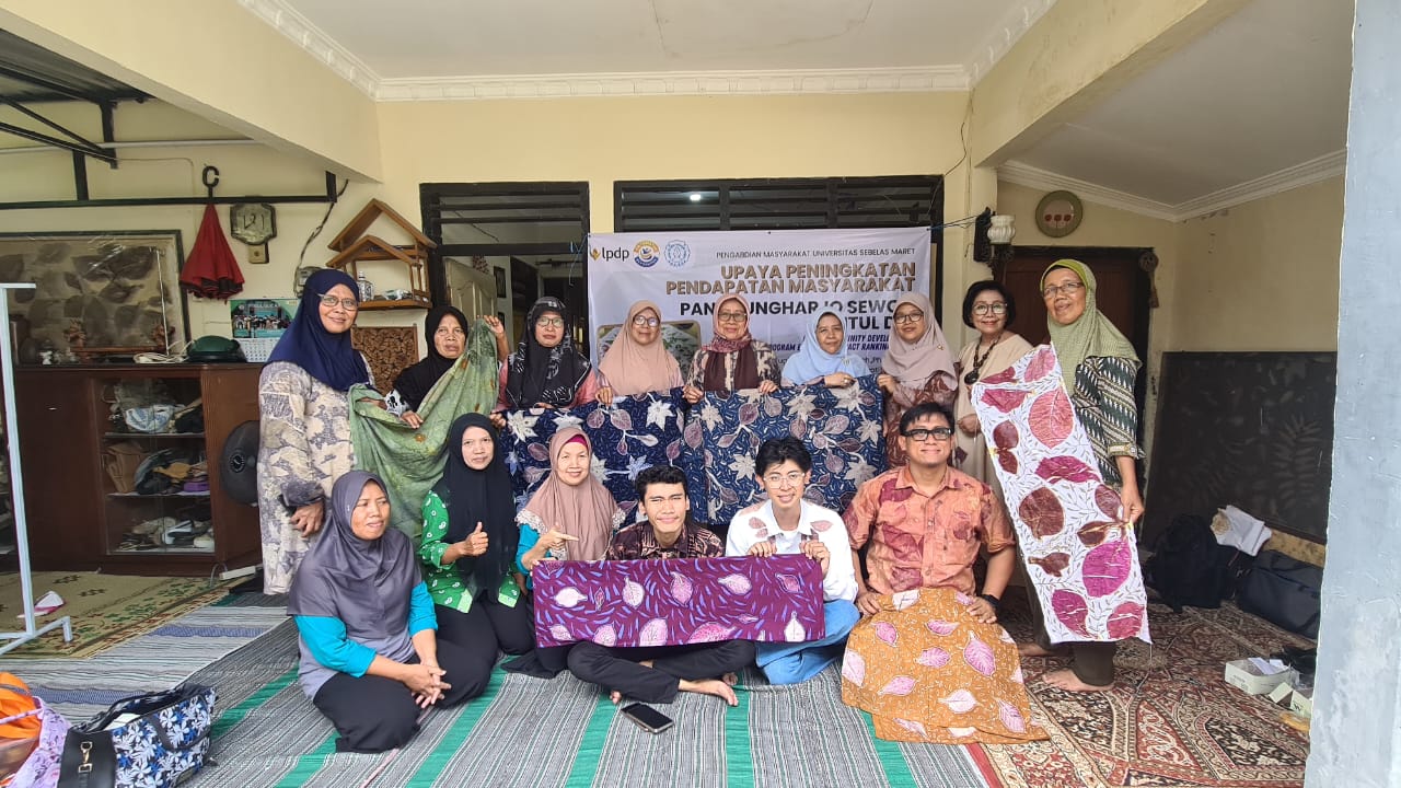 FEB UNS Team Conducts Community Service Program: Improving Batik Artisans Revenue in Panggungharjo, Bantul