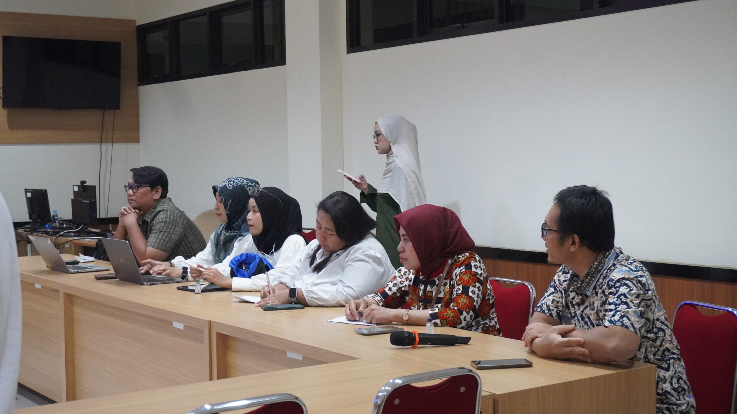 RG Green Economy and Sustanaible Development FEB UNS dan BRIDA Jateng Bahas Kajian Geopark Gunung Sewu dan UMKM Hijau