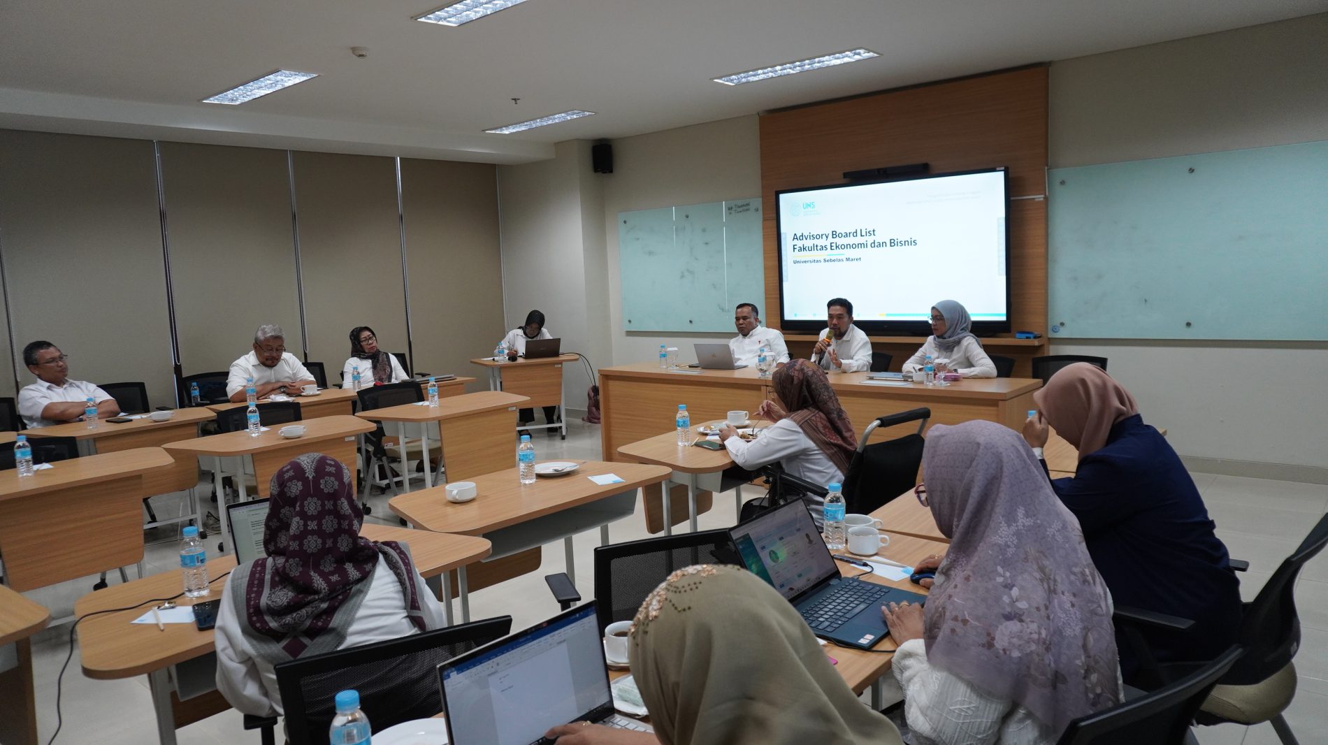 FEB UNS Siapkan Advisory Board sebagai Langkah Strategis Menuju Akreditasi Internasional AACSB