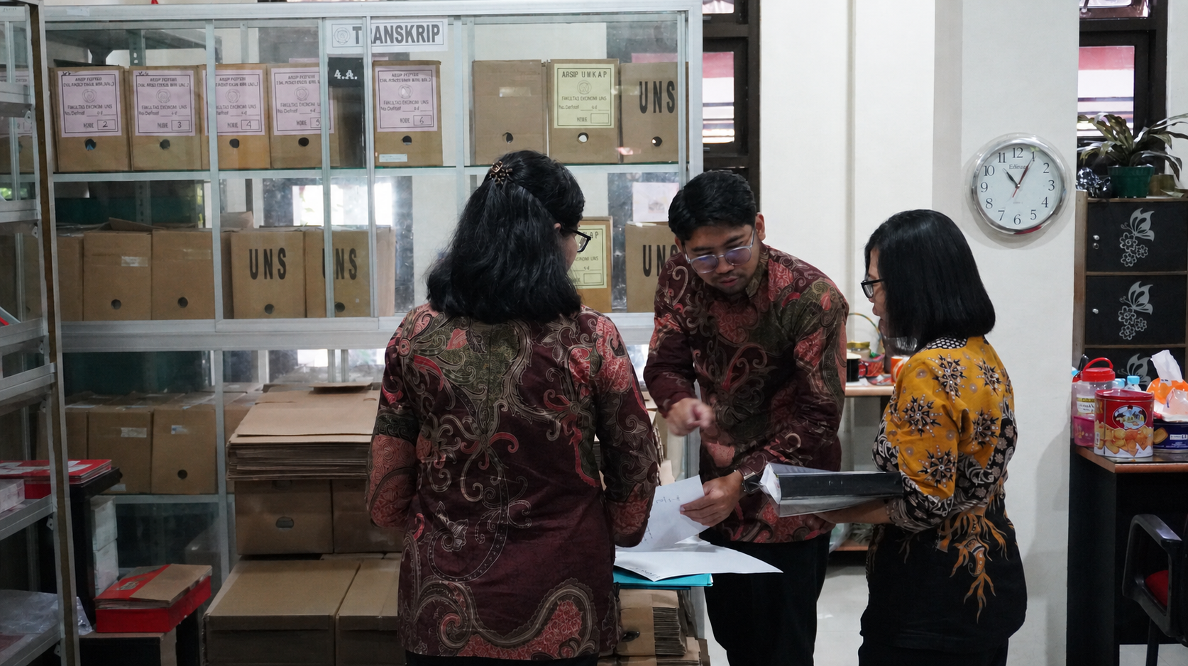 Pengawasan Kearsipan Internal Tahun 2026: FEB UNS Terima Kunjungan UPT Kearsipan UNS