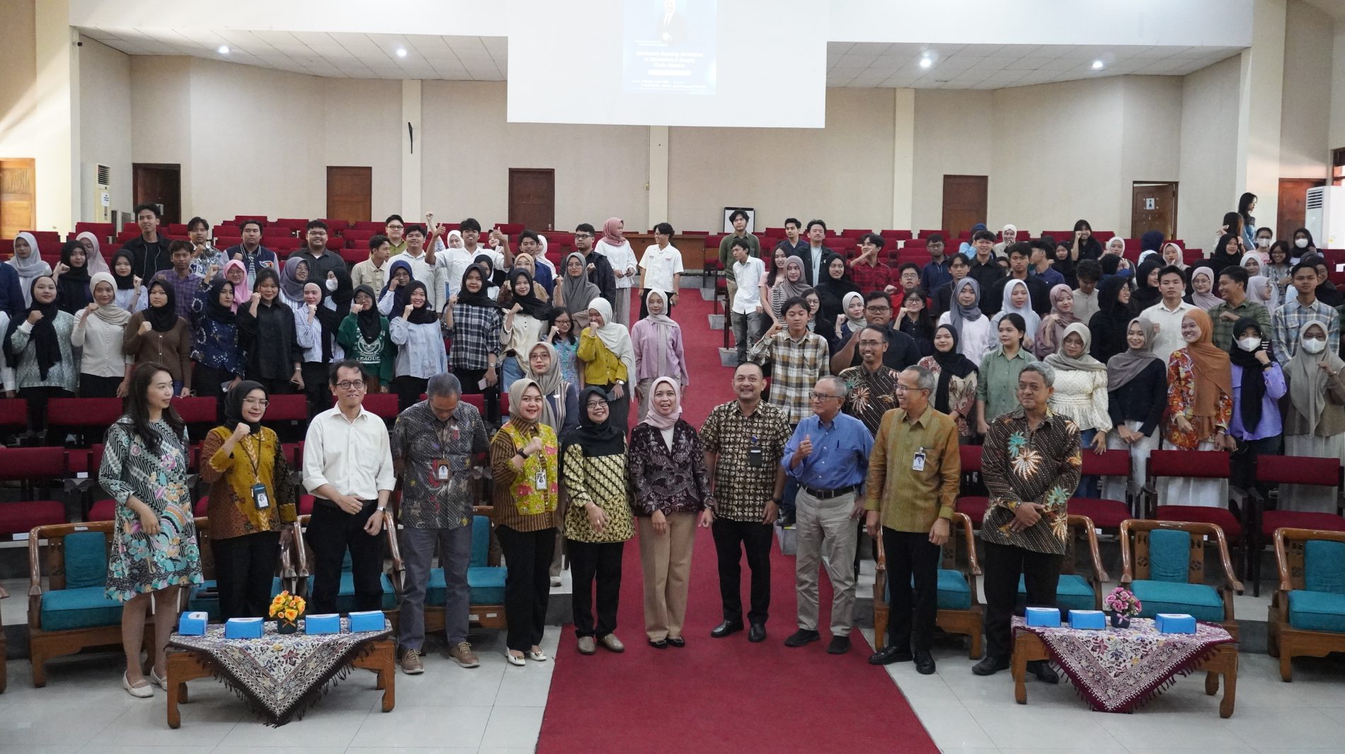 Kuliah Praktisi Manajemen Operasi II FEB UNS Hadirkan Vice President Bank Mandiri Bahas Strategi Wholesale Banking
