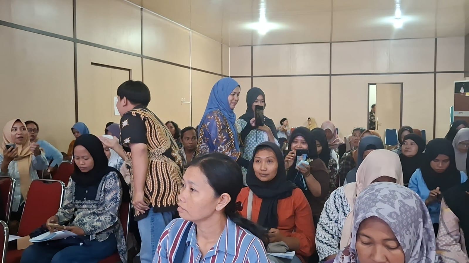 Grup Riset Ekonomi Kreatif FEB UNS Dampingi Warga Binaan Dinas Sosial Surakarta