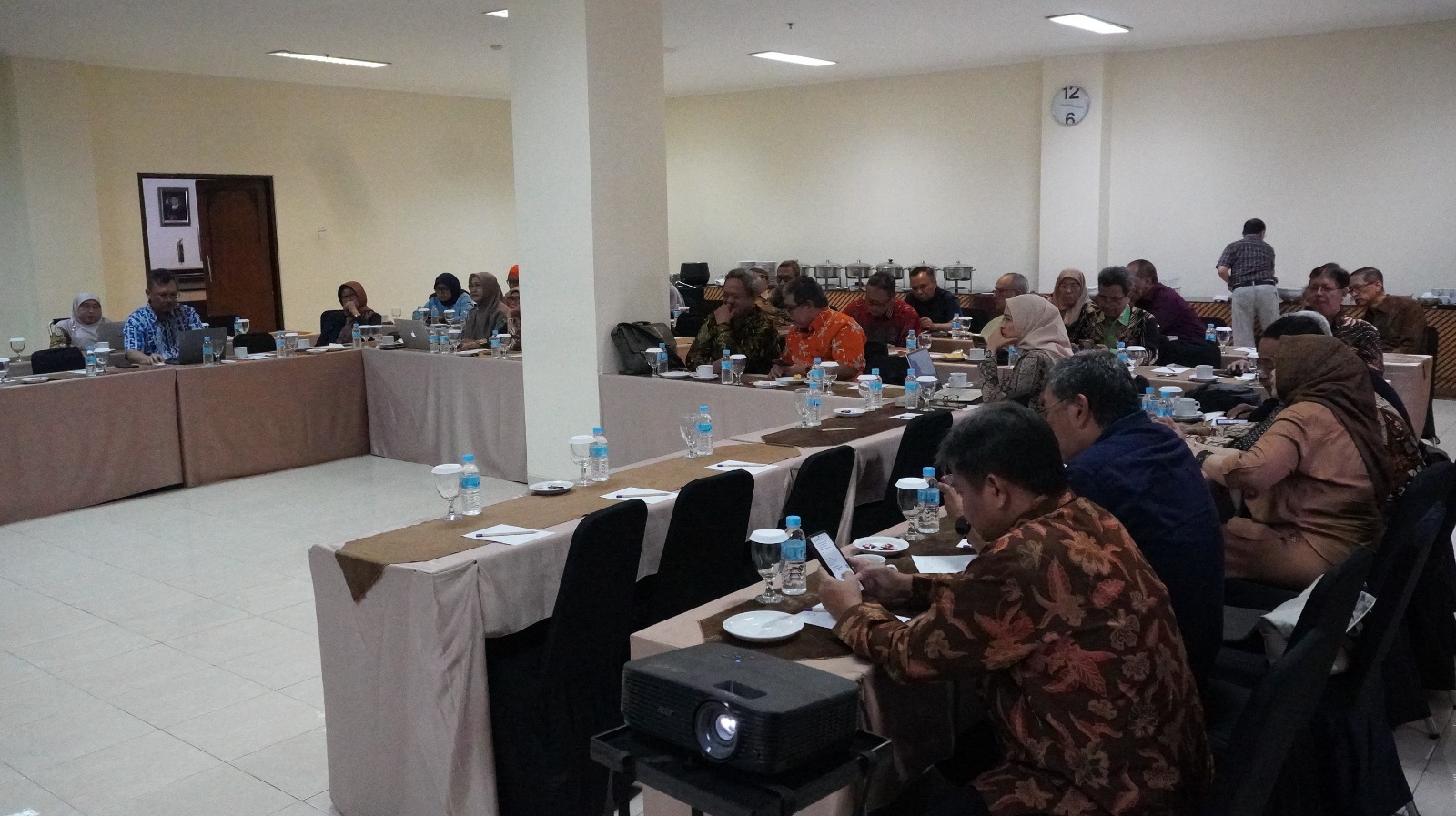 Tingkatkan Kualitas Akademik, PDIE FEB UNS Gelar Review Kurikulum Berbasis Outcome Based Education