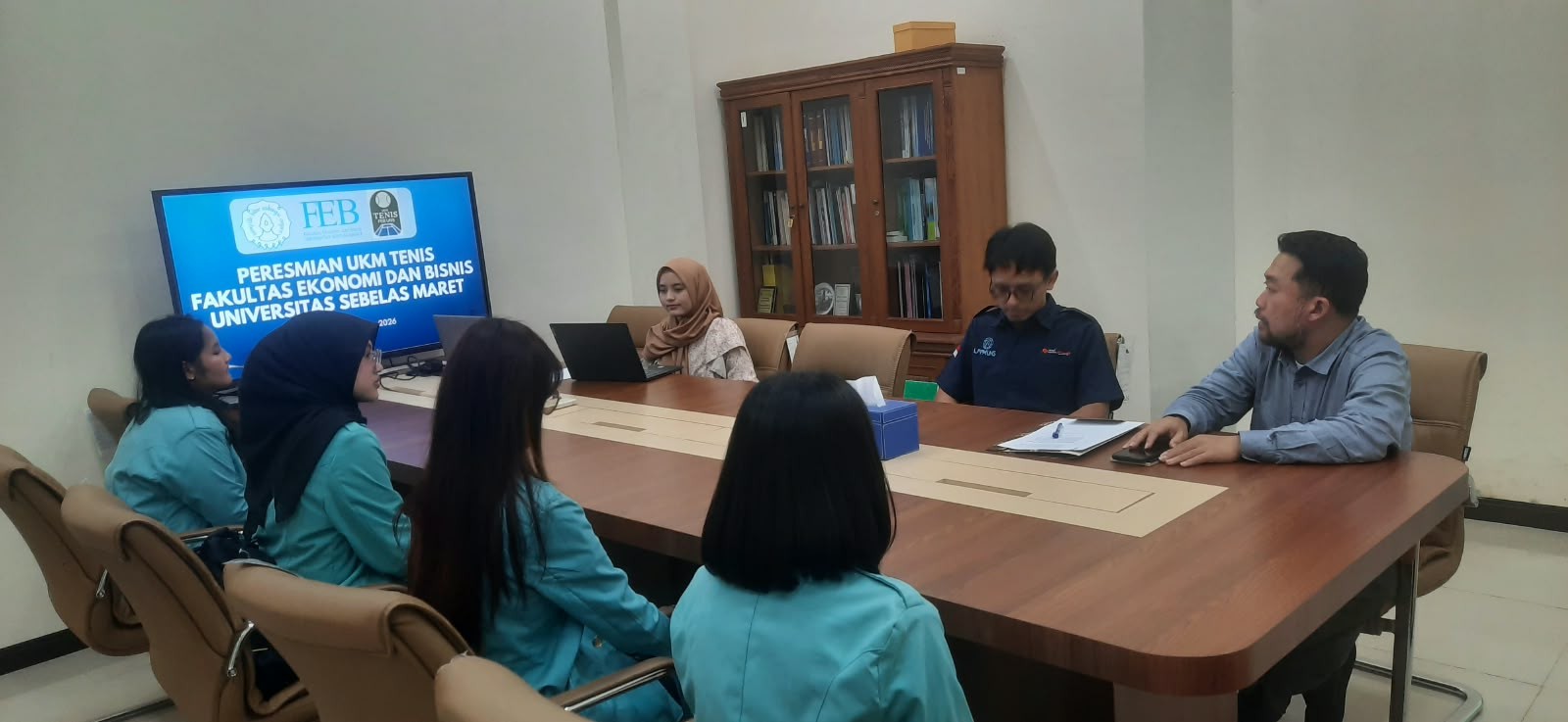 Kembangkan Potensi Mahasiswa, FEB UNS Resmikan UKM Tenis Lapangan