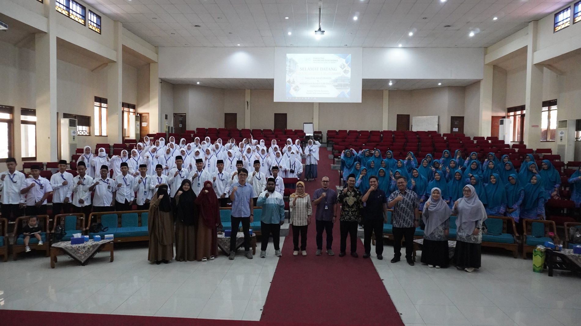 FEB UNS Sambut Kunjungan Siswa SMA IT Al Kahfi Bogor dan MA Kun Sholihan, Dorong Kesiapan Menuju Perguruan Tinggi
